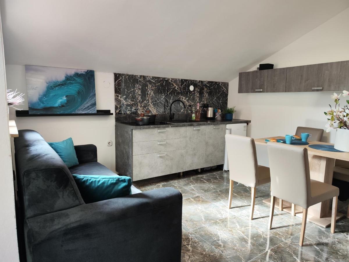 Apartments Orhidelia Njivice Eksteriør billede