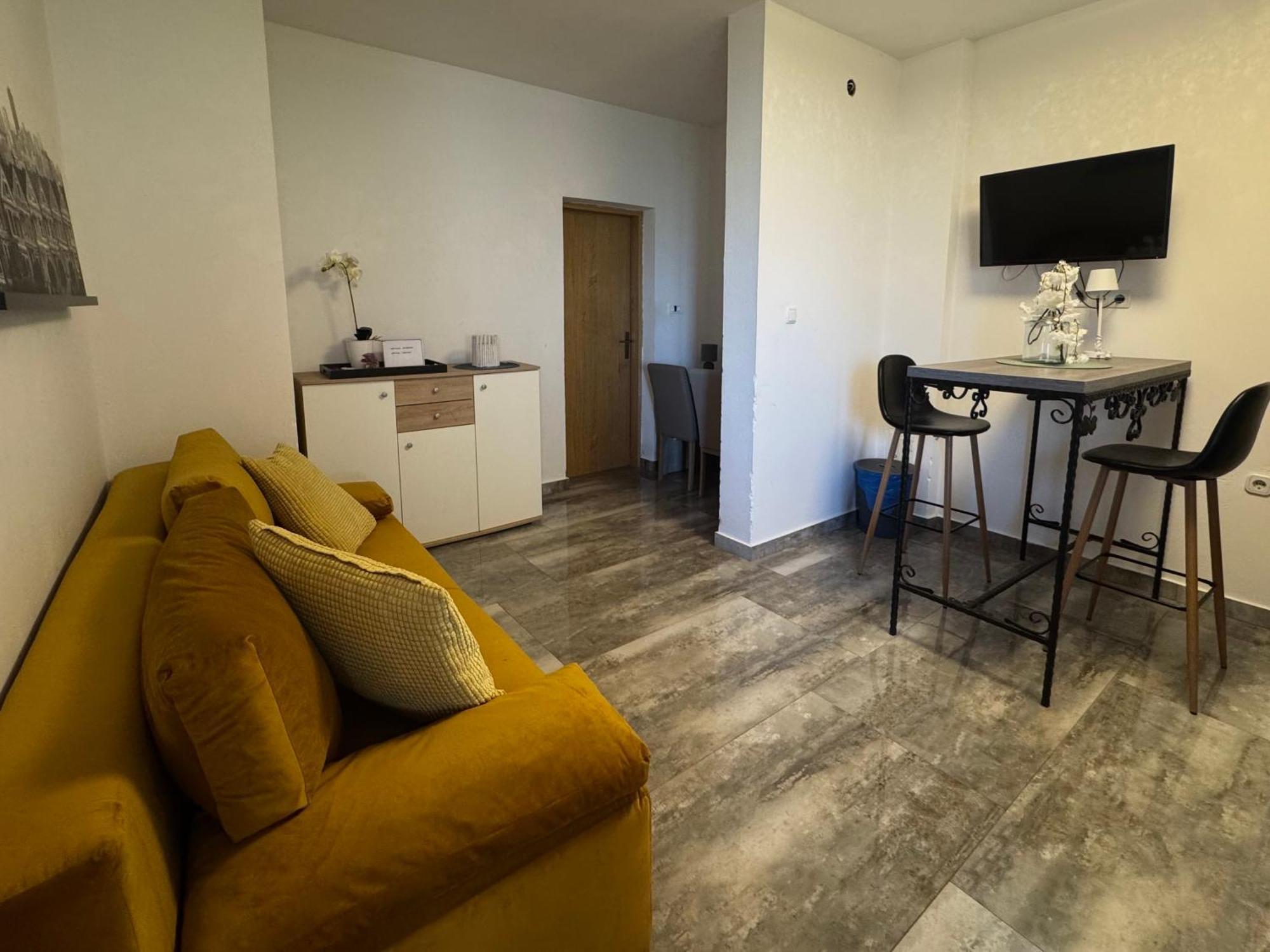 Apartments Orhidelia Njivice Eksteriør billede